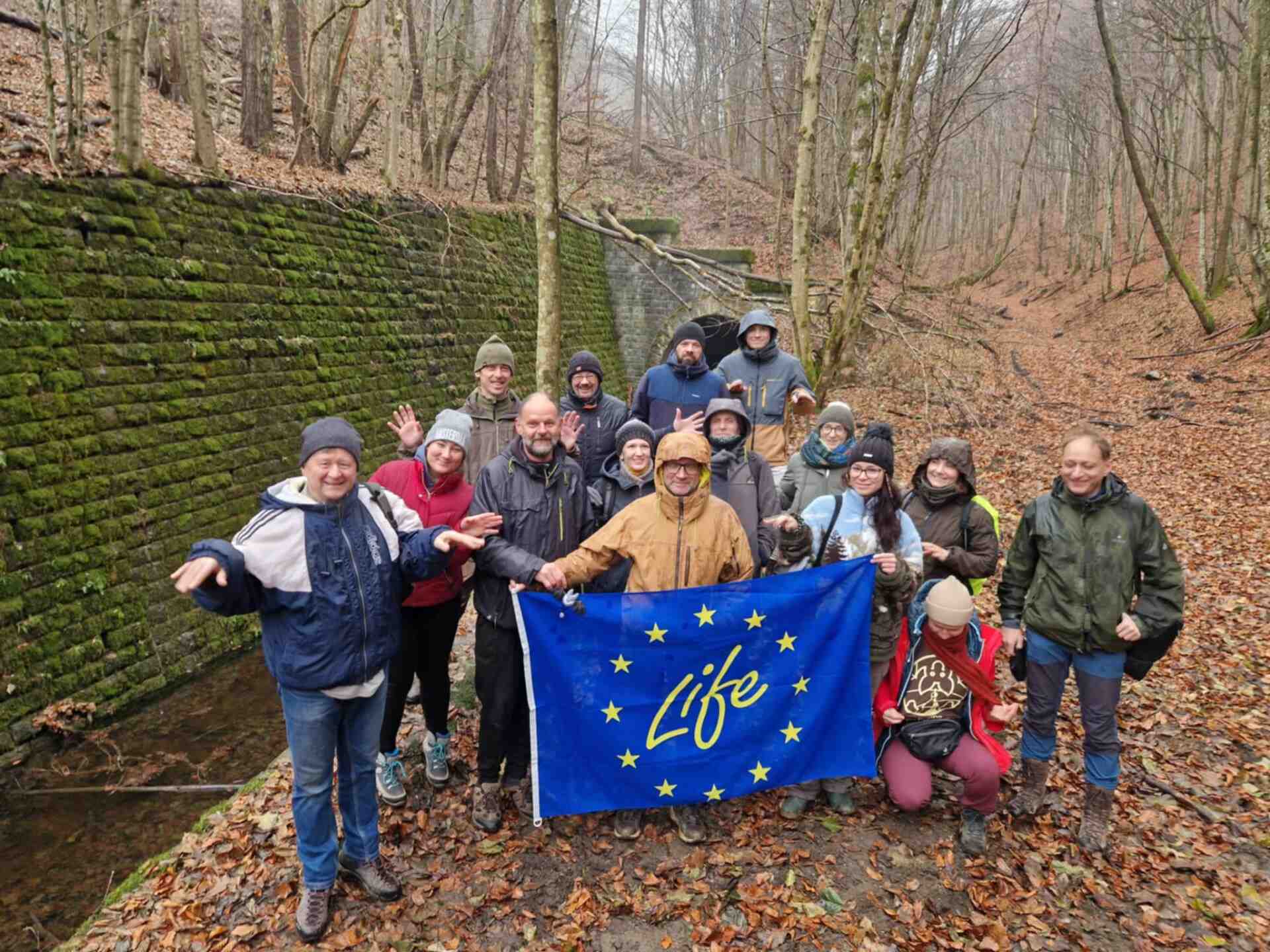 Przy wejściu do tunelu Dielik, niezwykle ważnego zimowiska nietoperzy